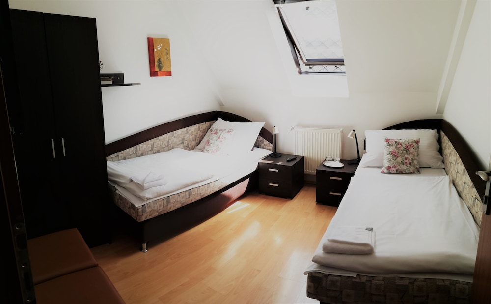 Family Room, 2 Bedrooms photo 2