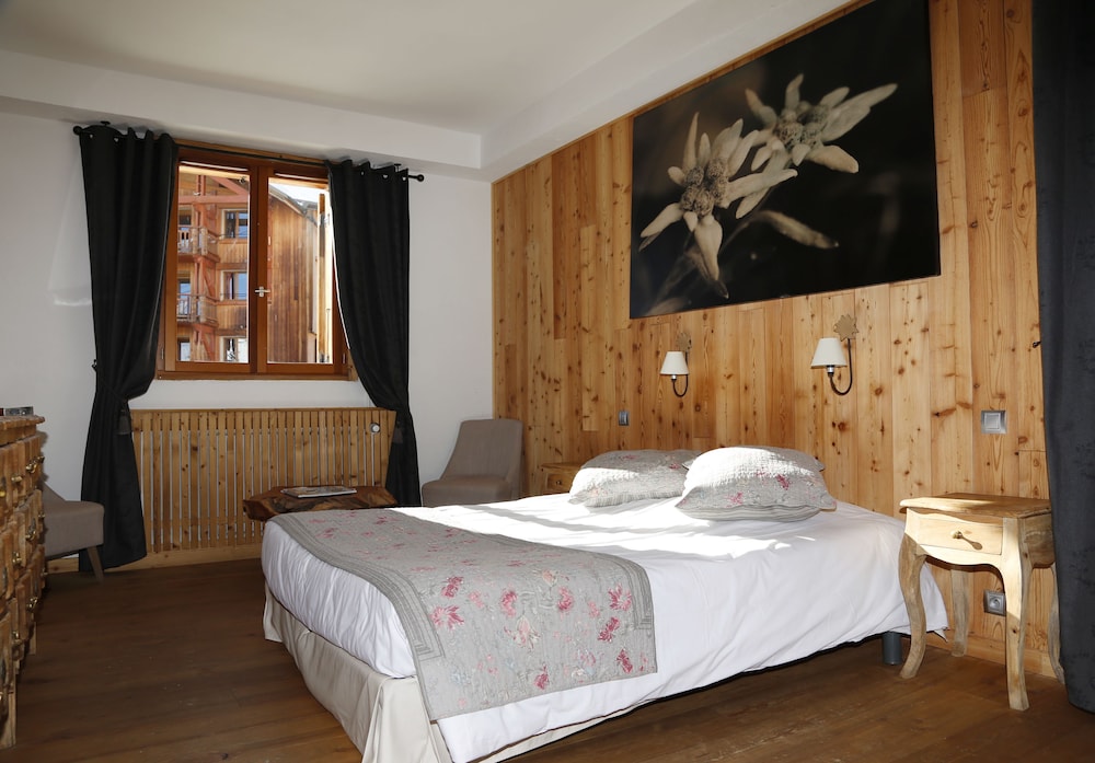 Traditional Room - Village View