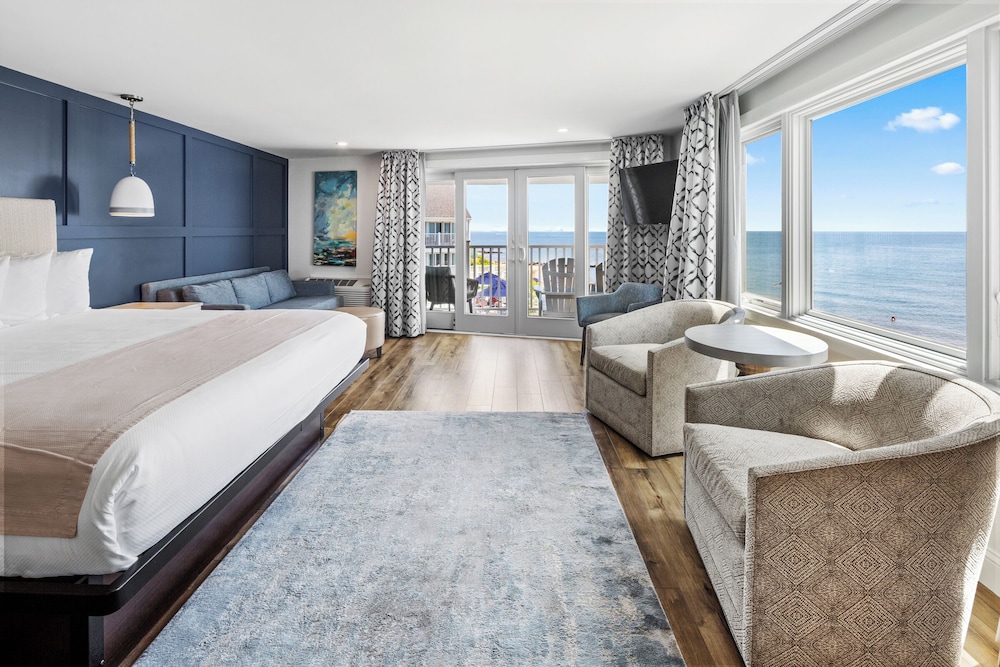 Premier Room, 1 King Bed with Sofa bed, Ocean View, Oceanfront (King) photo 2