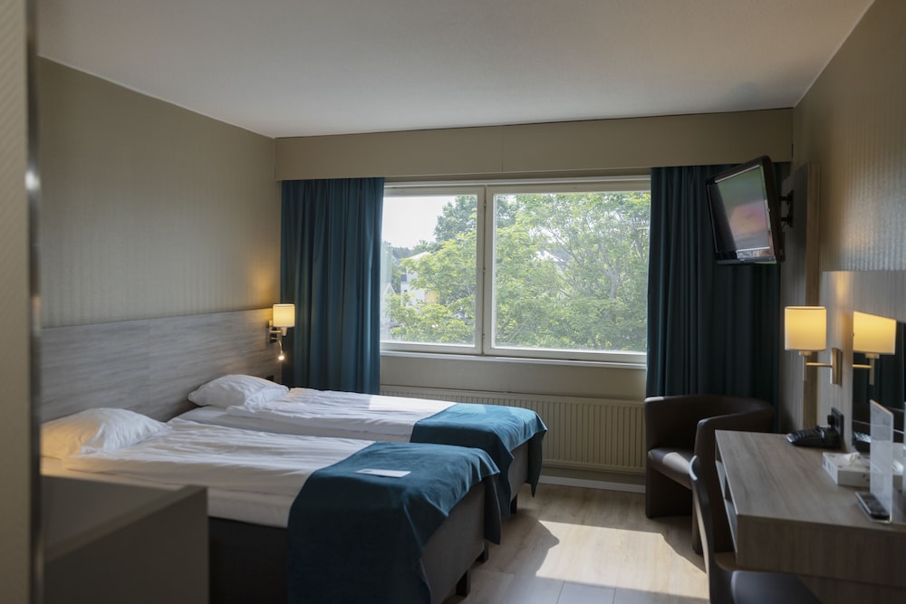 Standard Twin Room - Photo 1