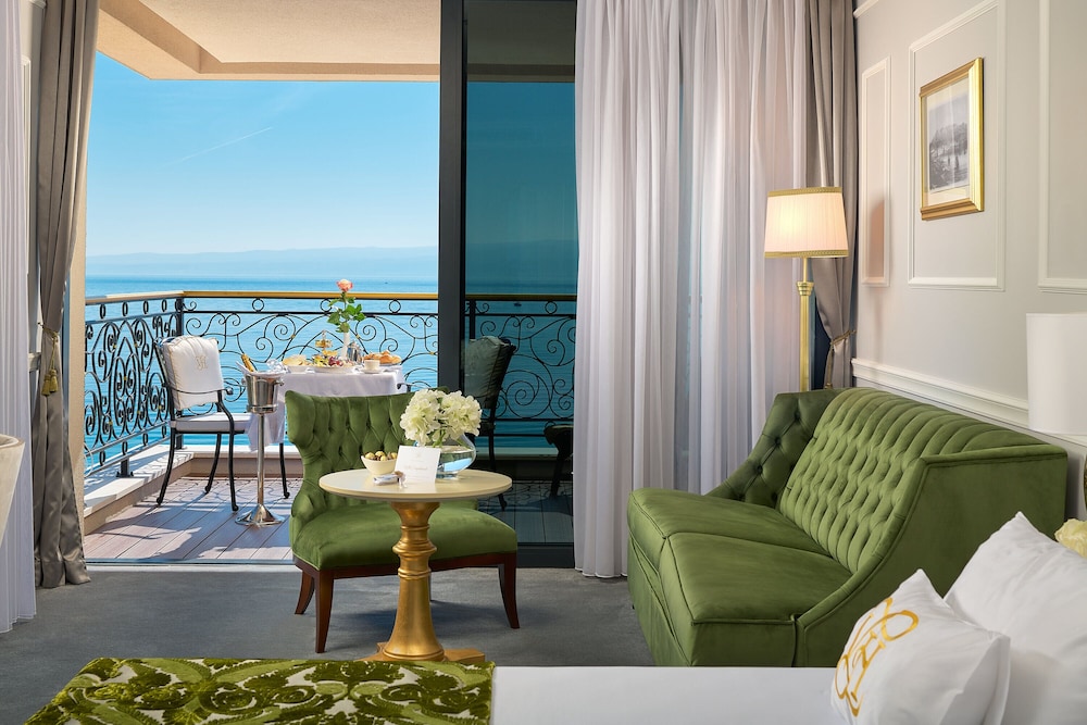 Superior Room, 1 King Bed with Sofa bed, Balcony, Sea front - Photo 2