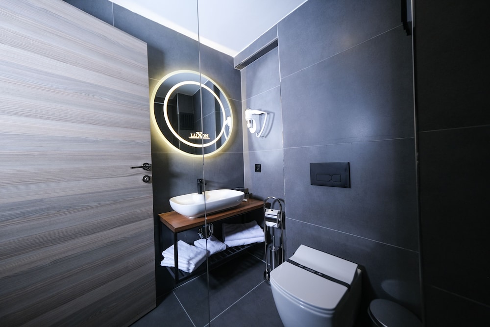 Standard Double or Twin Room - Photo 15