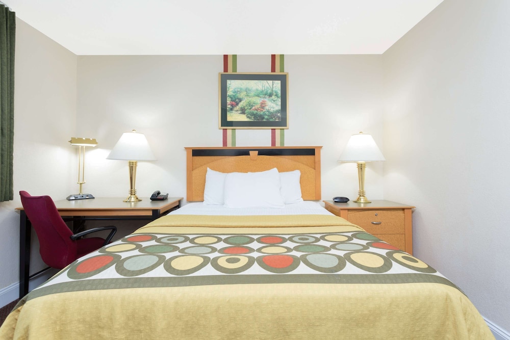Standard Room, 1 King Bed - Photo 6