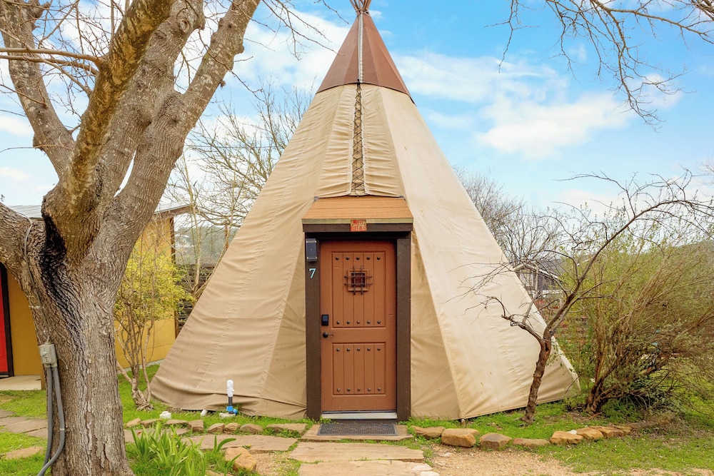 Traditional Cabin, Multiple Beds, Non Smoking, Private Bathroom