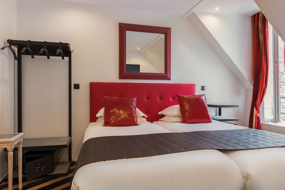 Classic Double or Twin Room, Courtyard Area photo 3