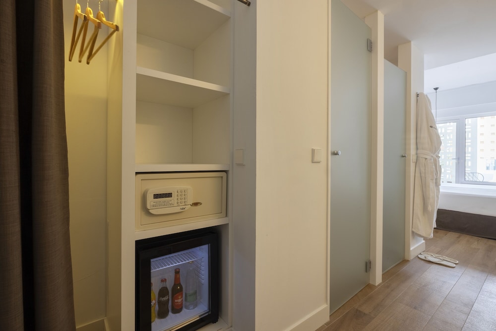 Premium Double Room, Terrace, Pool View - Photo 3