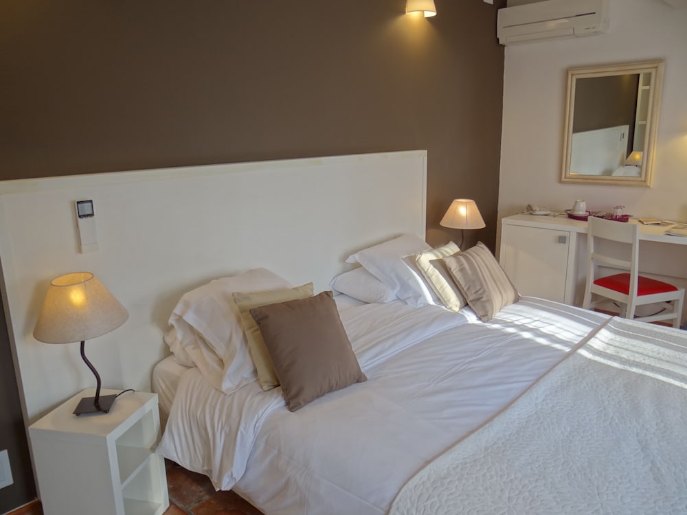 Basic Cottage, 1 Queen Bed - Photo 1
