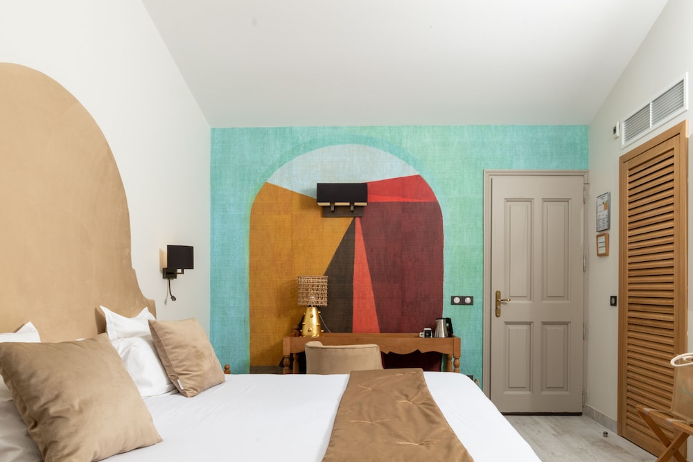 Deluxe Room - Photo 7
