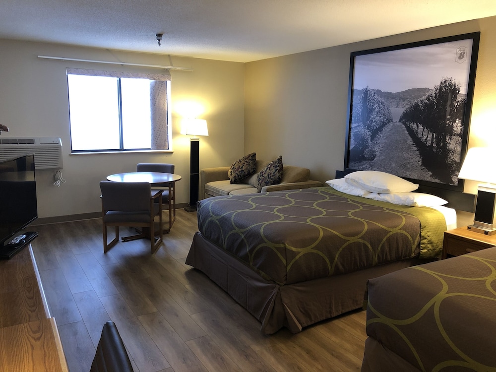 2 Queen Beds, Efficiency Suite, Non-Smoking