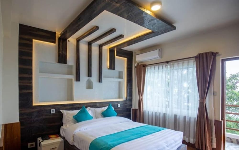 Family Studio Suite, Balcony, Mountain View photo 2