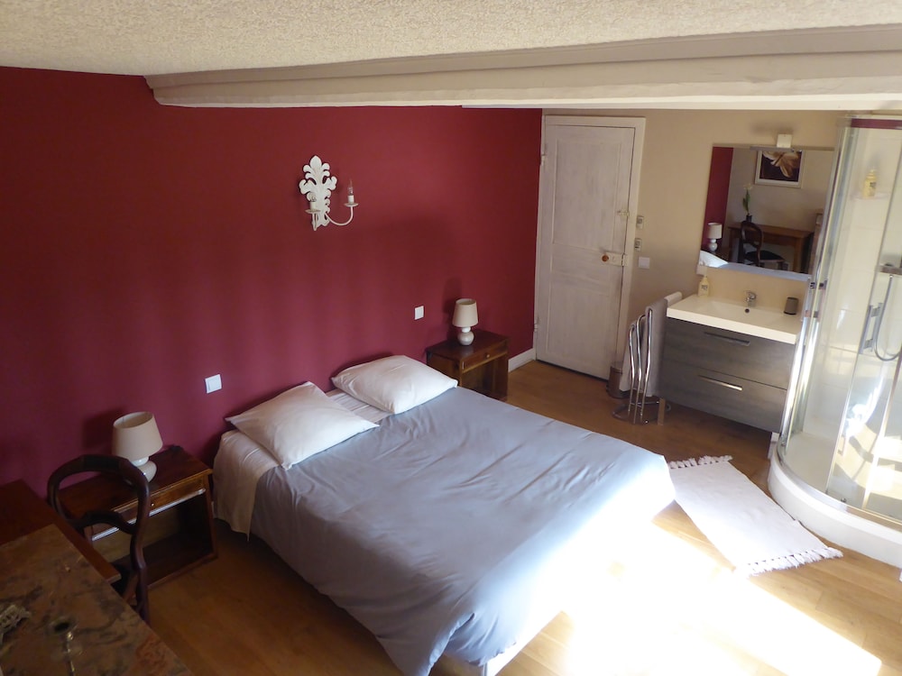 Double Room, 1 Double Bed (Carmin) photo 2