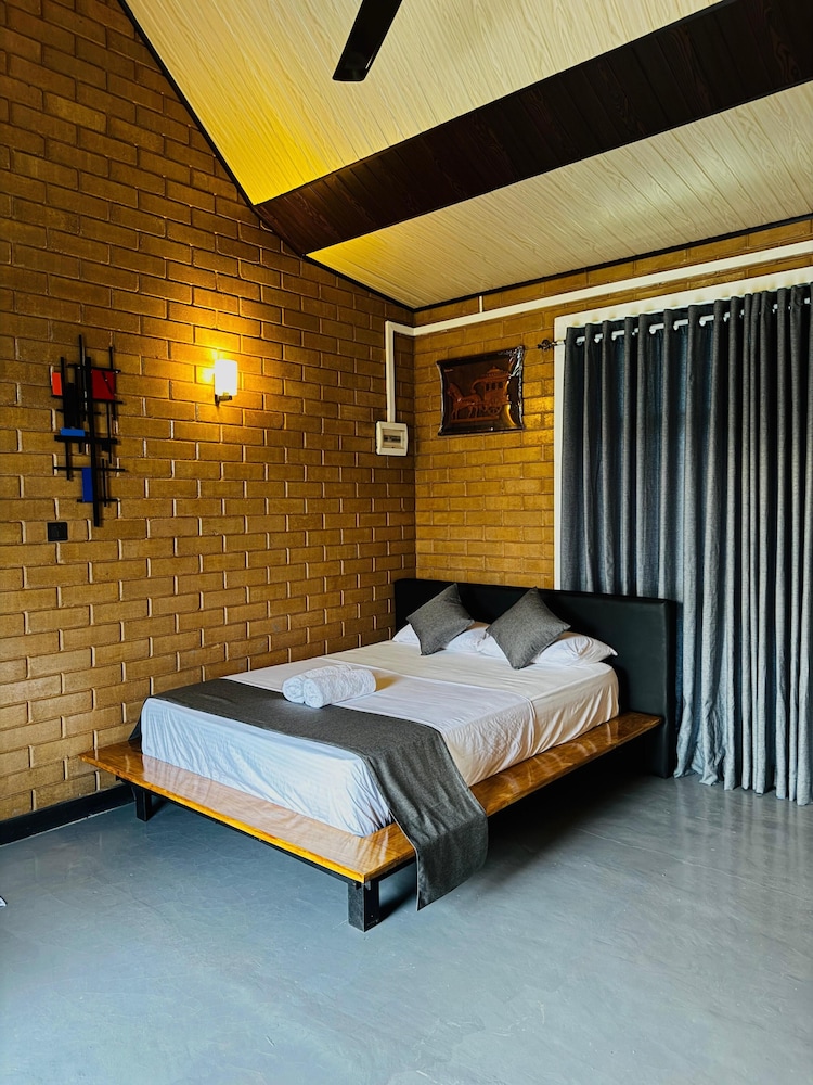 Deluxe Double Room, Balcony, Garden View