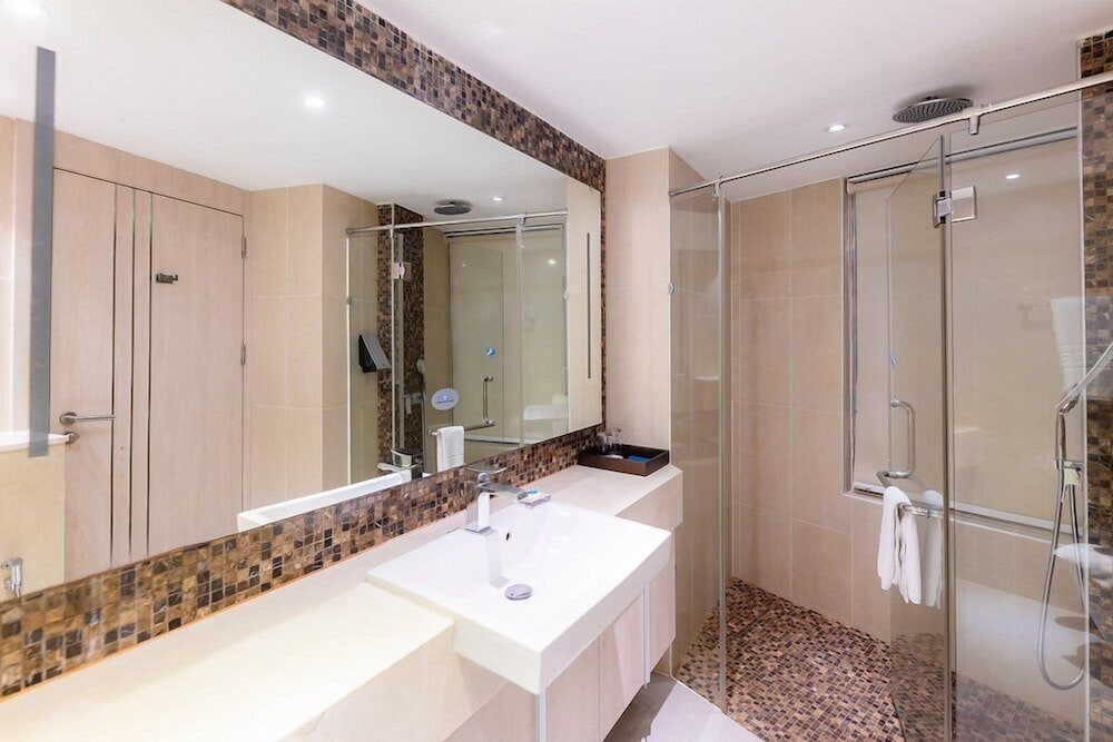 Premier Room (King or Twin) photo 2