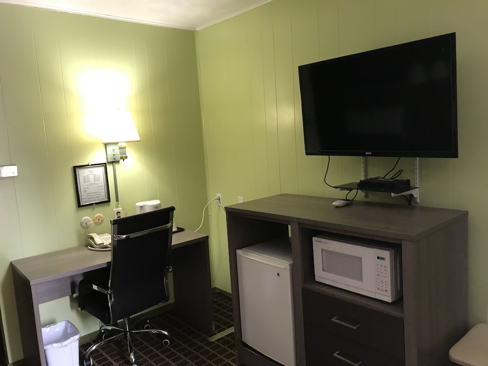 Standard Room, 2 Queen Beds photo 2