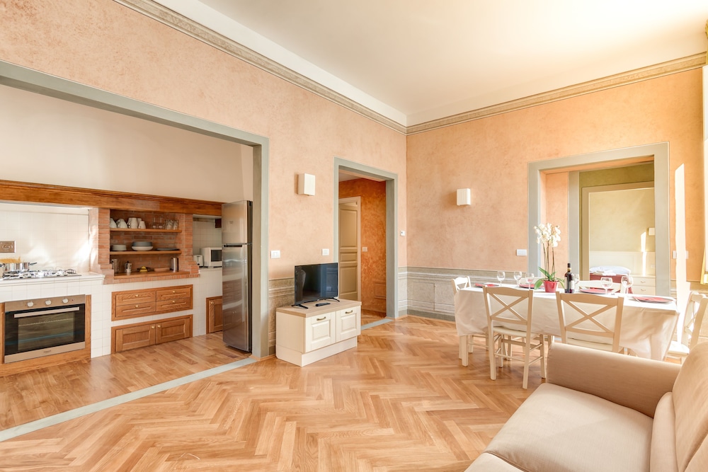 Duplex, 3 Bedrooms (9/A , Borgo Albizi 29 - Lift)