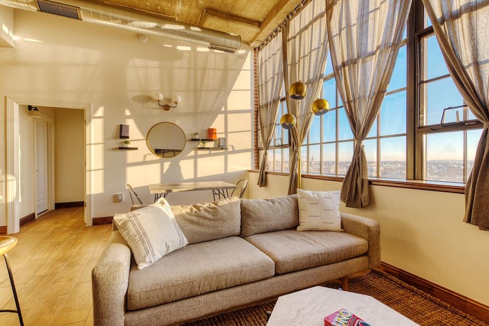 Penthouse, 1 Bedroom - Photo 1