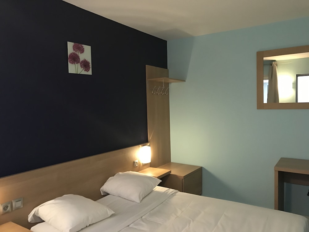 2 Double Adjoining Rooms photo 2
