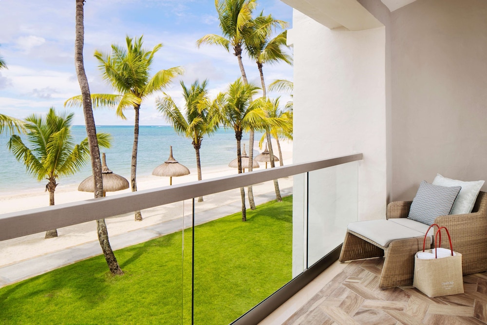 Suite (beach Front  Junior Suite Balcony)