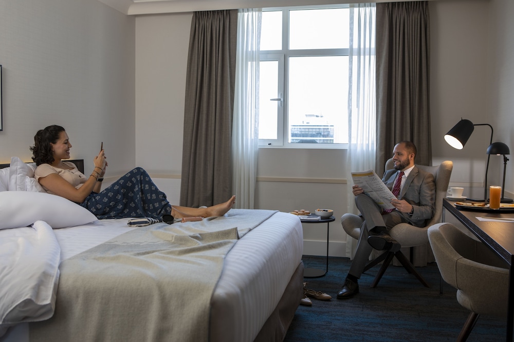 Deluxe Room, 1 King Bed, Park View - Photo 4