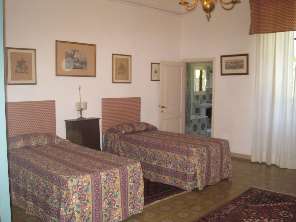 Villa, 5 Bedrooms photo 2