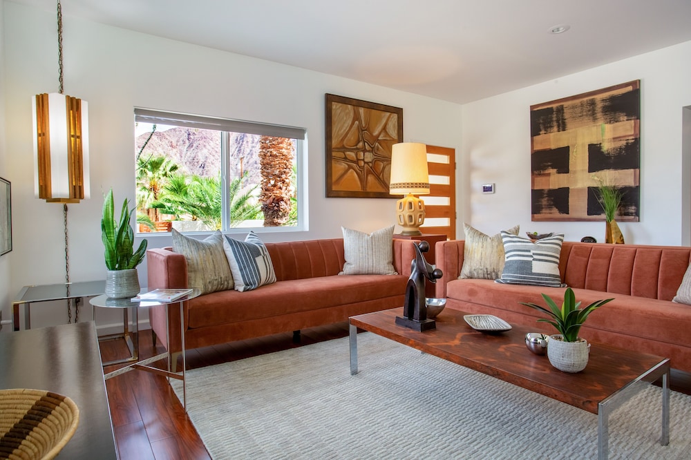 Exclusive House photo 1