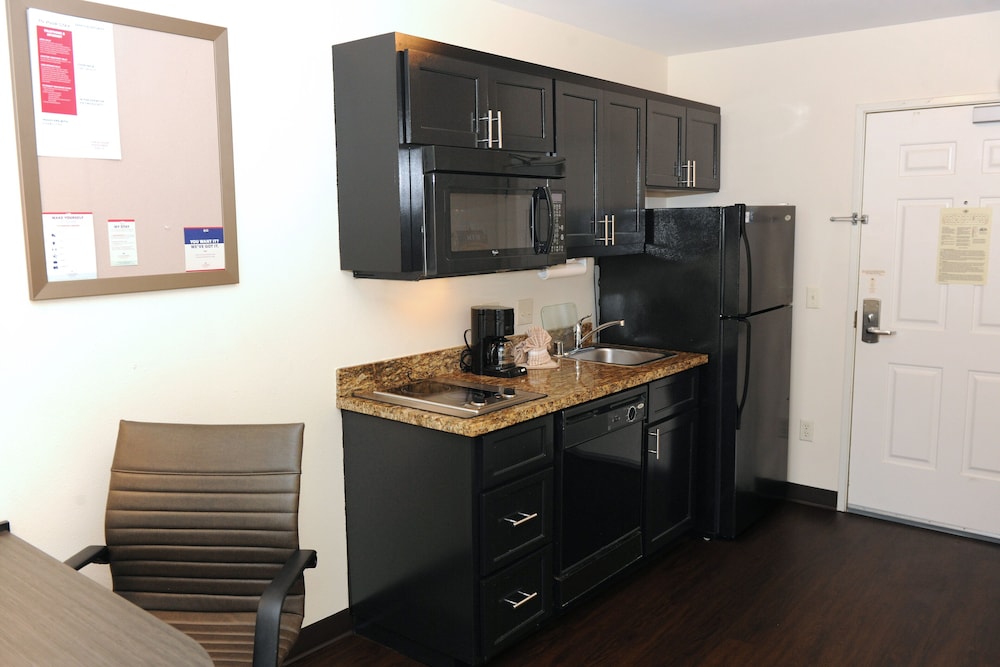 Suite, 1 Queen Bed, Accessible (Comm, Mobil, Accessible Tub) - Photo 2