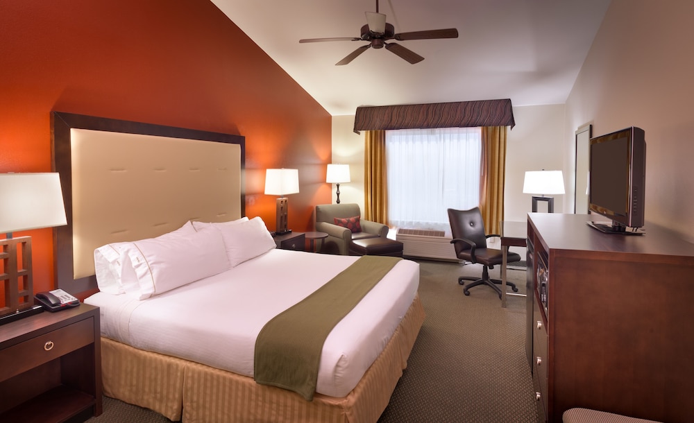 Standard Room, 1 King Bed - Photo 1