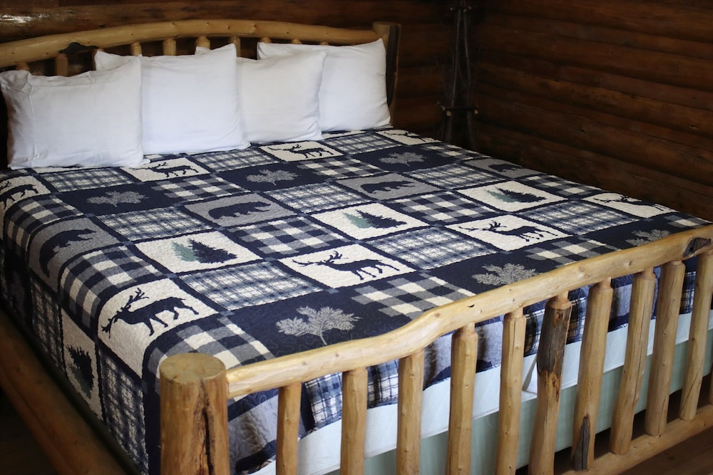 Cabin, 1 King Bed
