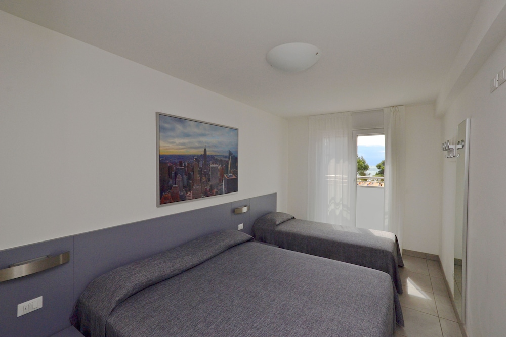 Apartment, 2 Bedrooms, Balcony (C8SB) photo 1