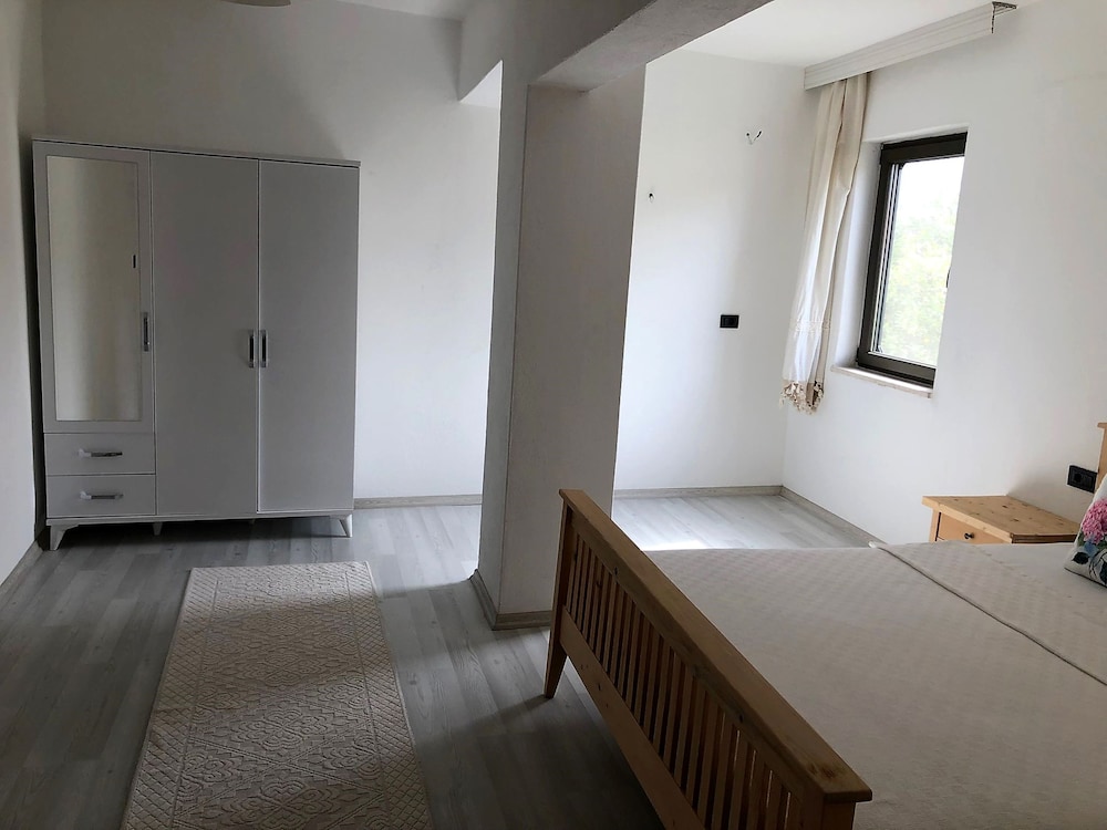 Basic Bungalow photo 1