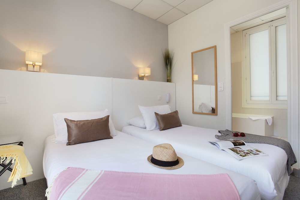 Superior Twin Room photo 2