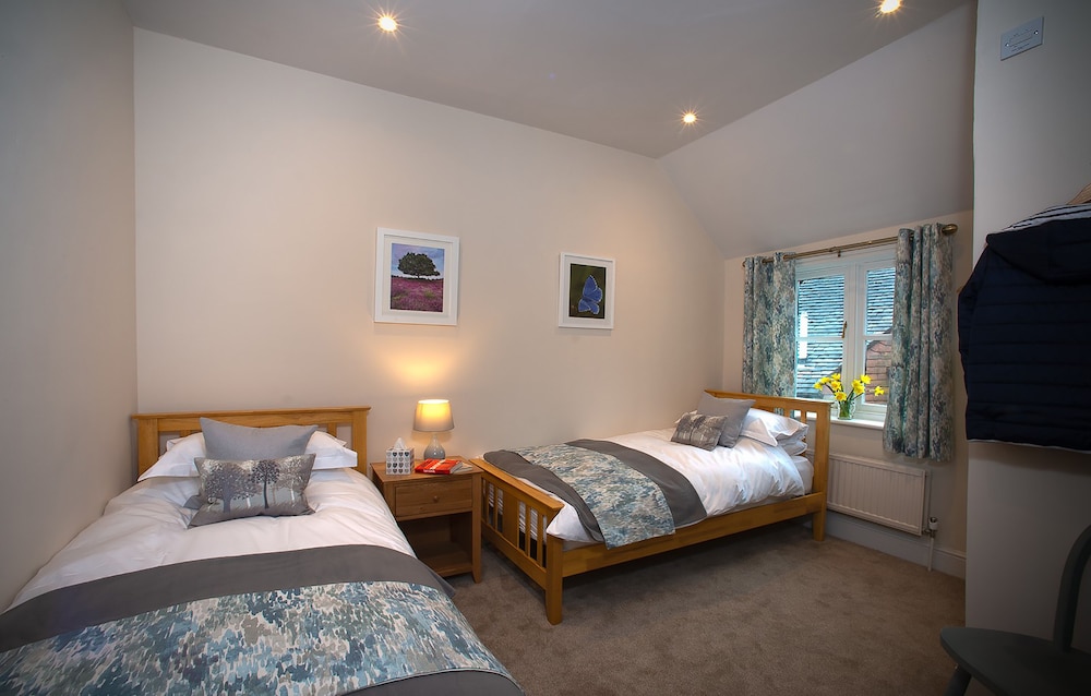Classic Twin Room, Ensuite (Room 2) photo 1