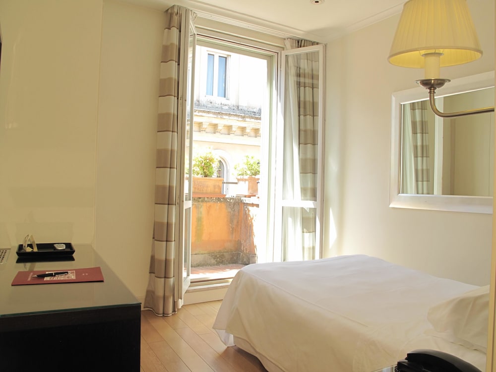 Standard Single Room photo 3
