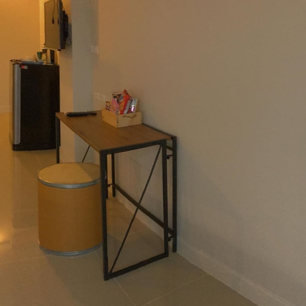 Basic Apartment, 1 King Bed with Sofa bed photo 1