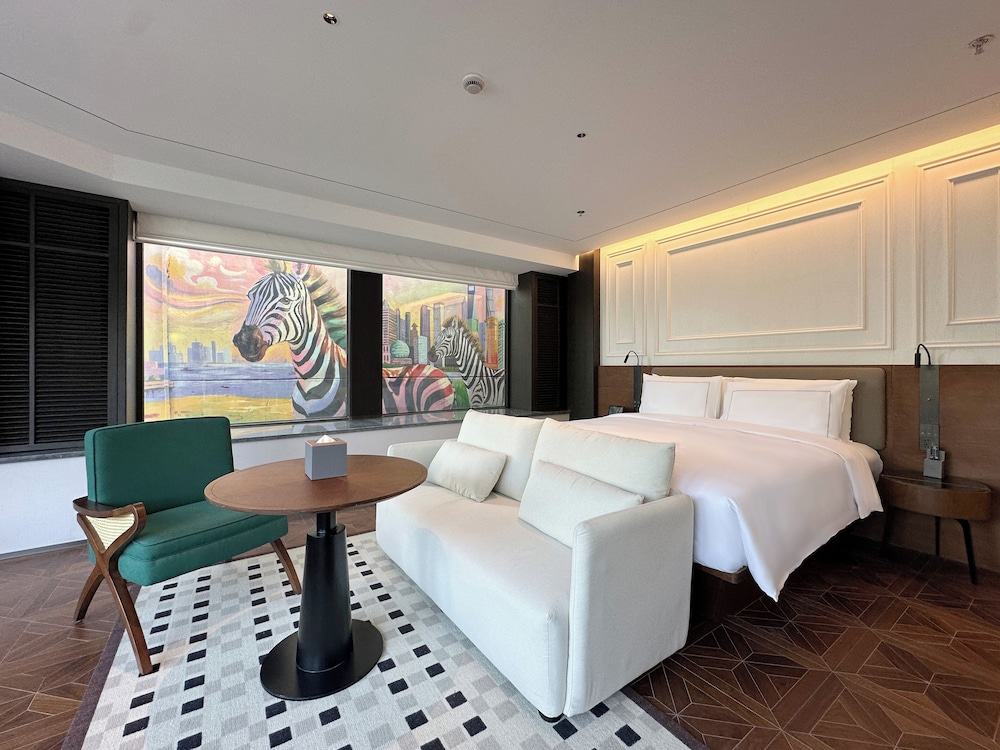 Deluxe Studio Suite
