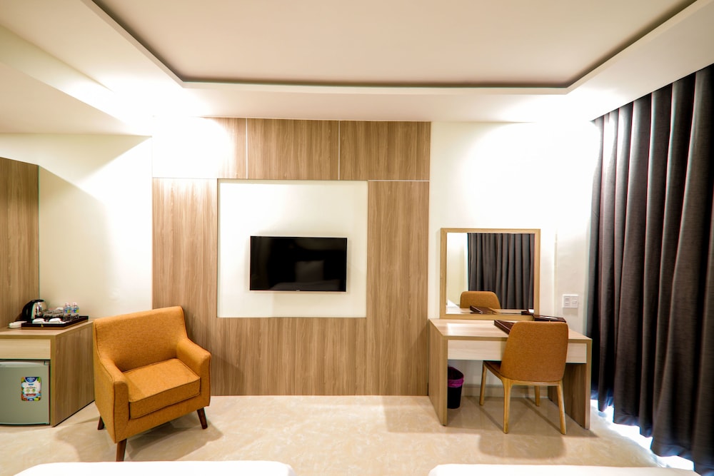 Deluxe Room, Lake View photo 3