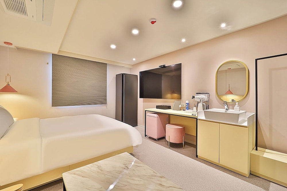 Deluxe Room - Photo 2