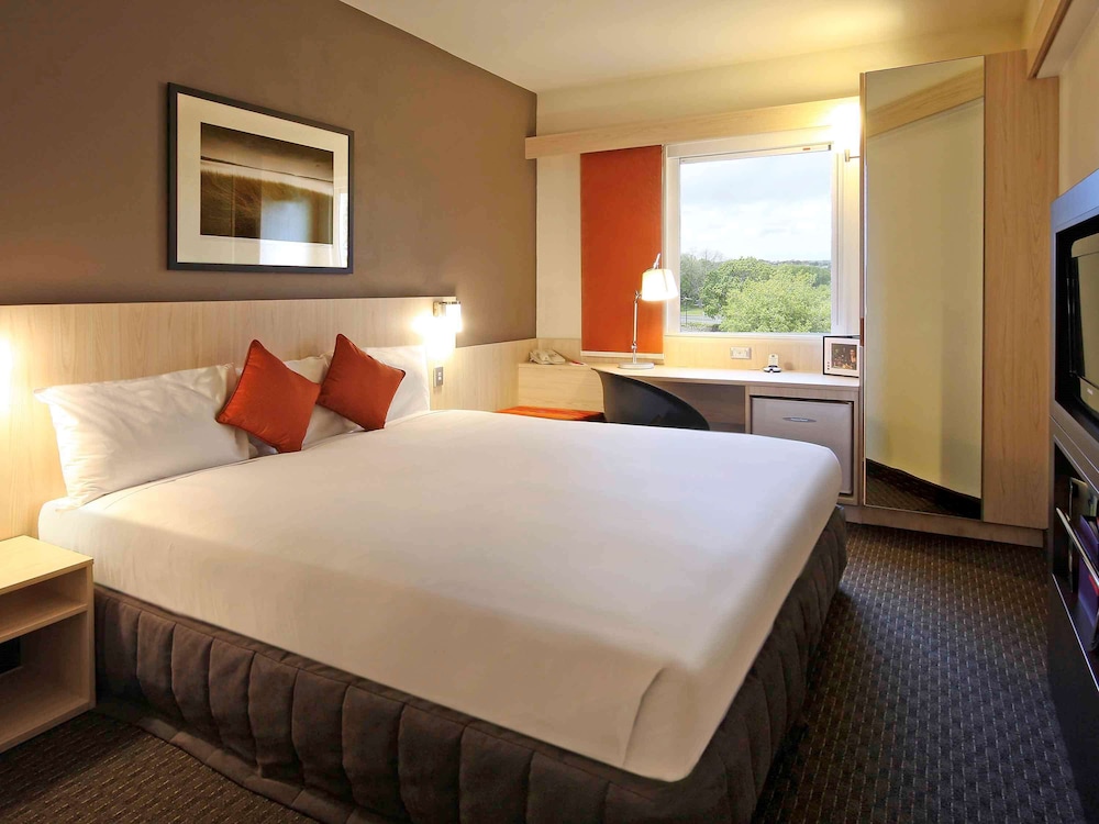 Standard Room, 1 King Bed - Photo 4