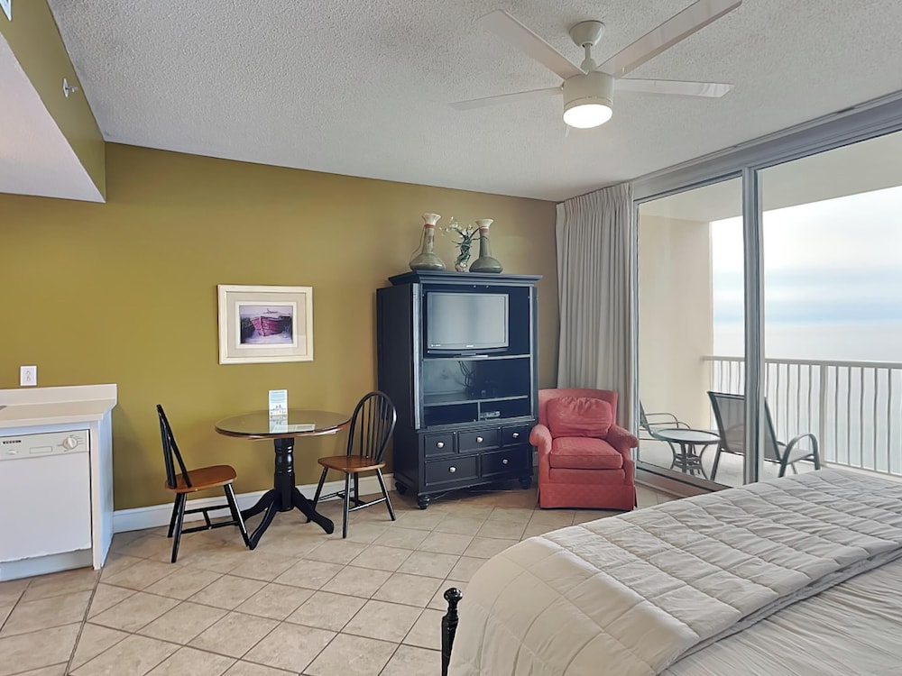 Condo, 1 Queen Bed, Balcony (T1 1509 - No Pets)