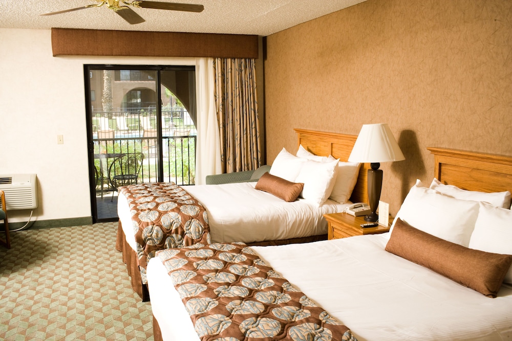 Deluxe Room, 2 Queen Beds photo 2