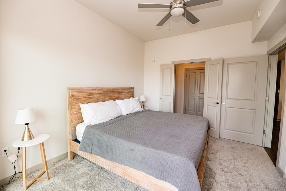 1 Bedroom Apartment in Uptown Charlotte, 사진 15