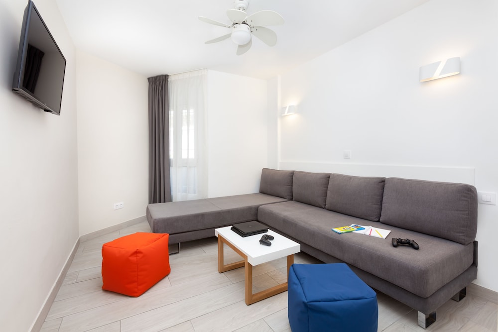 Family Suite, 1 Bedroom - Photo 3