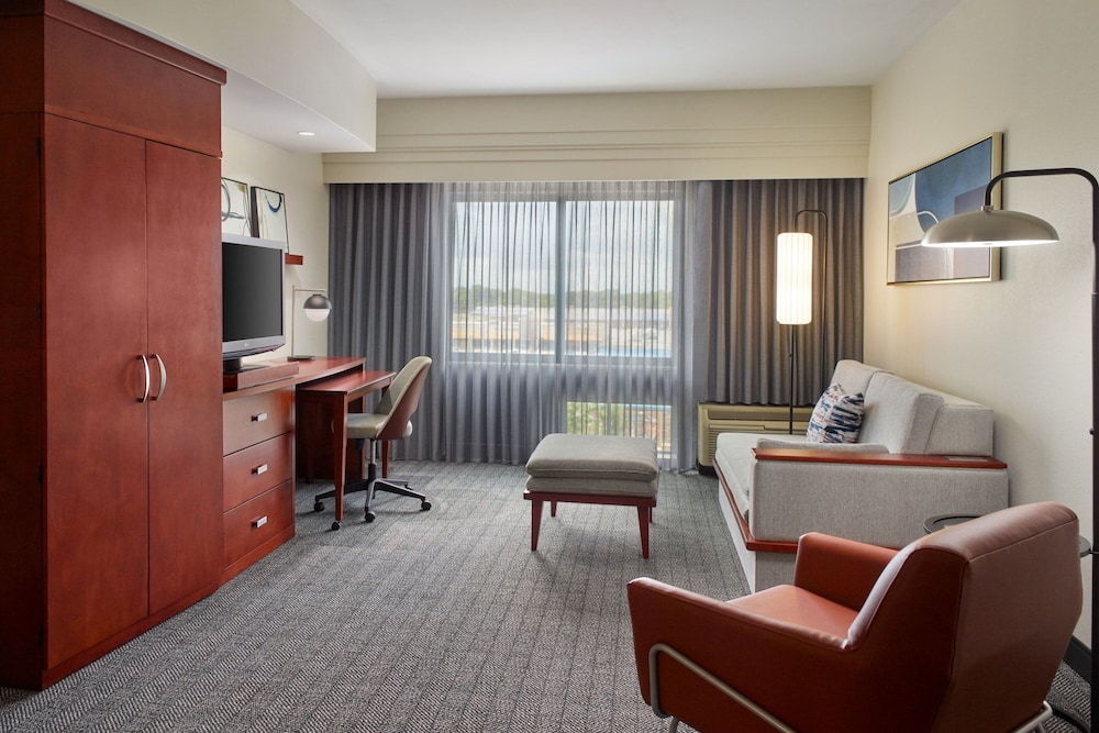 Basic Studio Suite, 1 Bedroom (Hearing Accessible) - Photo 3