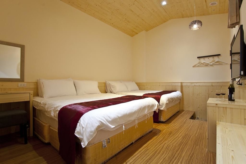 Standard Quadruple Room, Hot Tub photo 1