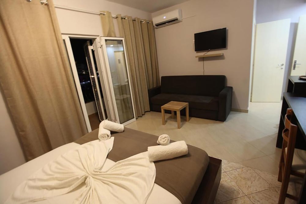 Triple Room, Balcony