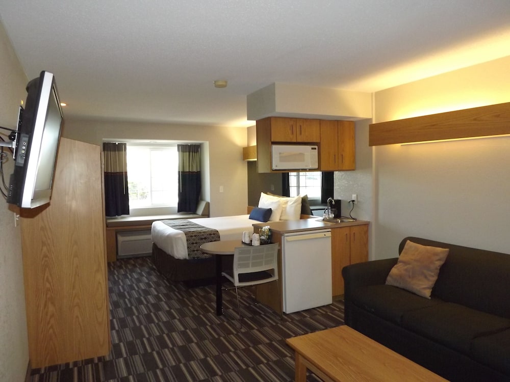 Studio Suite, 1 Queen Bed, Non Smoking - Photo 4