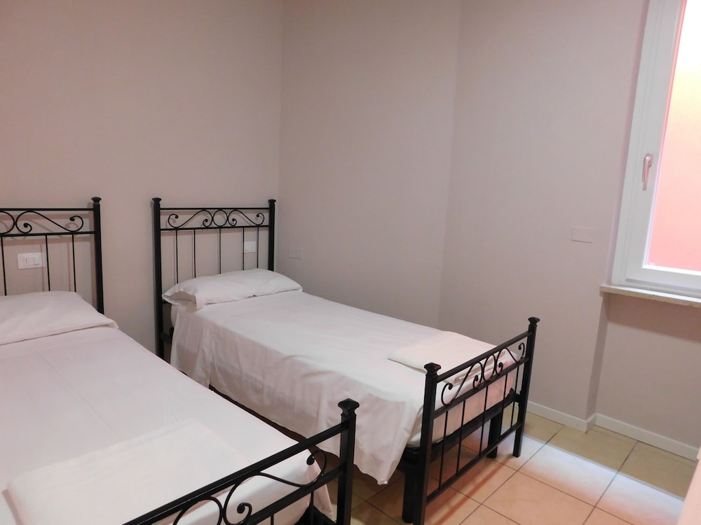 Apartment, 2 Bedrooms, Bathtub photo 2