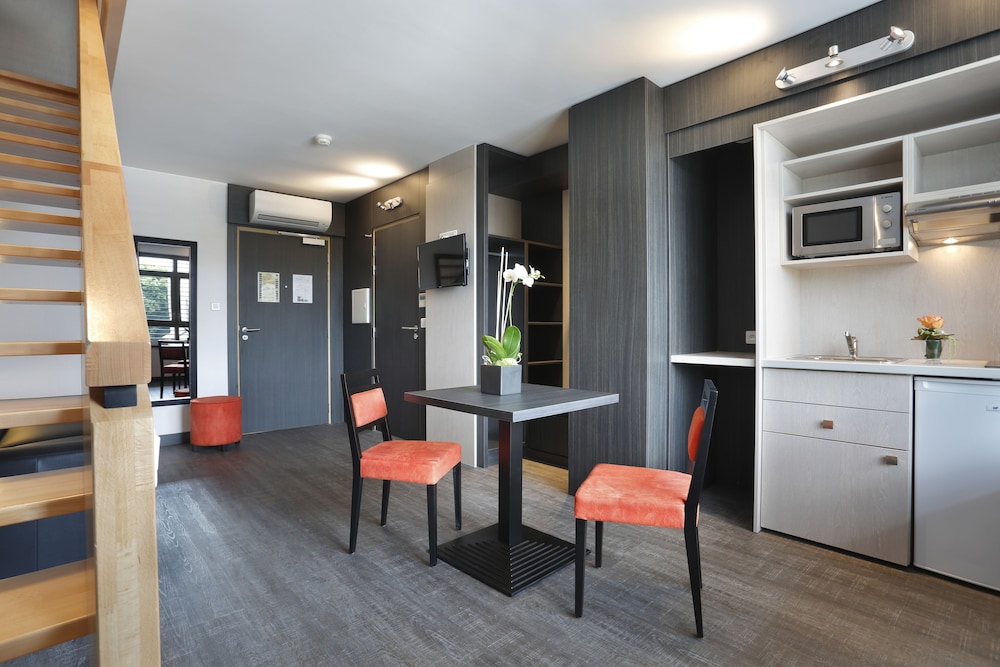 Apartment - Photo 2