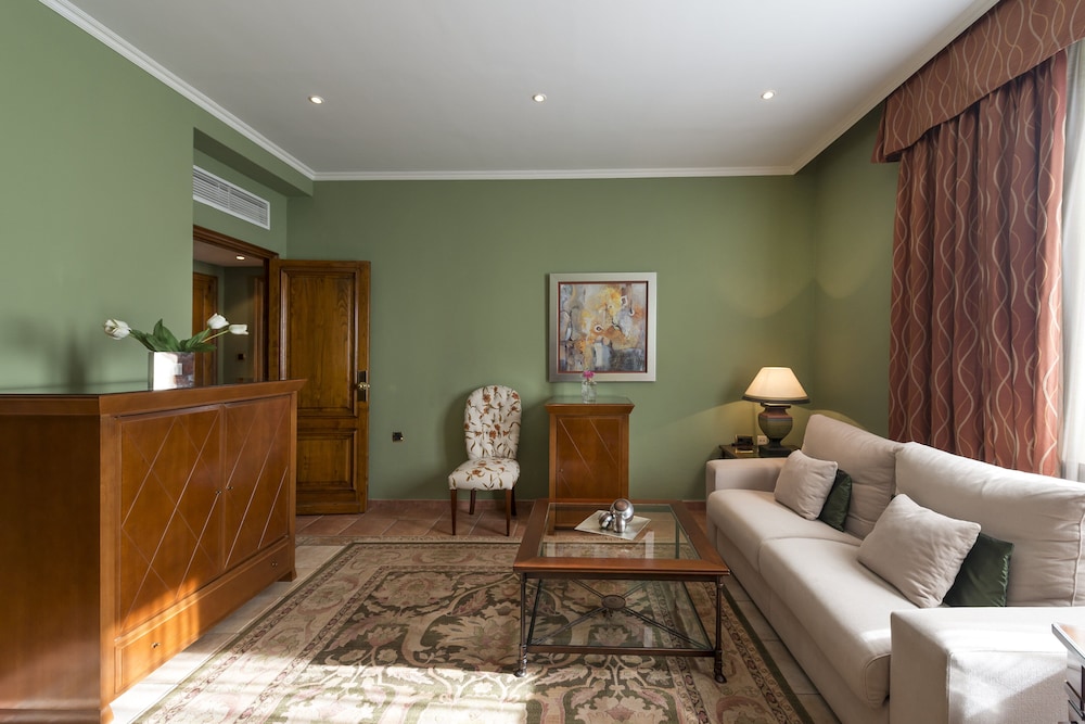 Habitación Familiar (Con Estacionamiento)