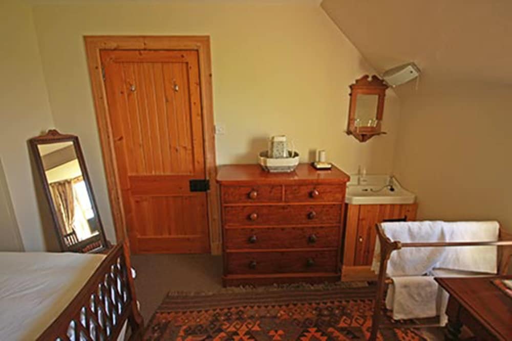Twin Room, Shared Bathroom photo 2